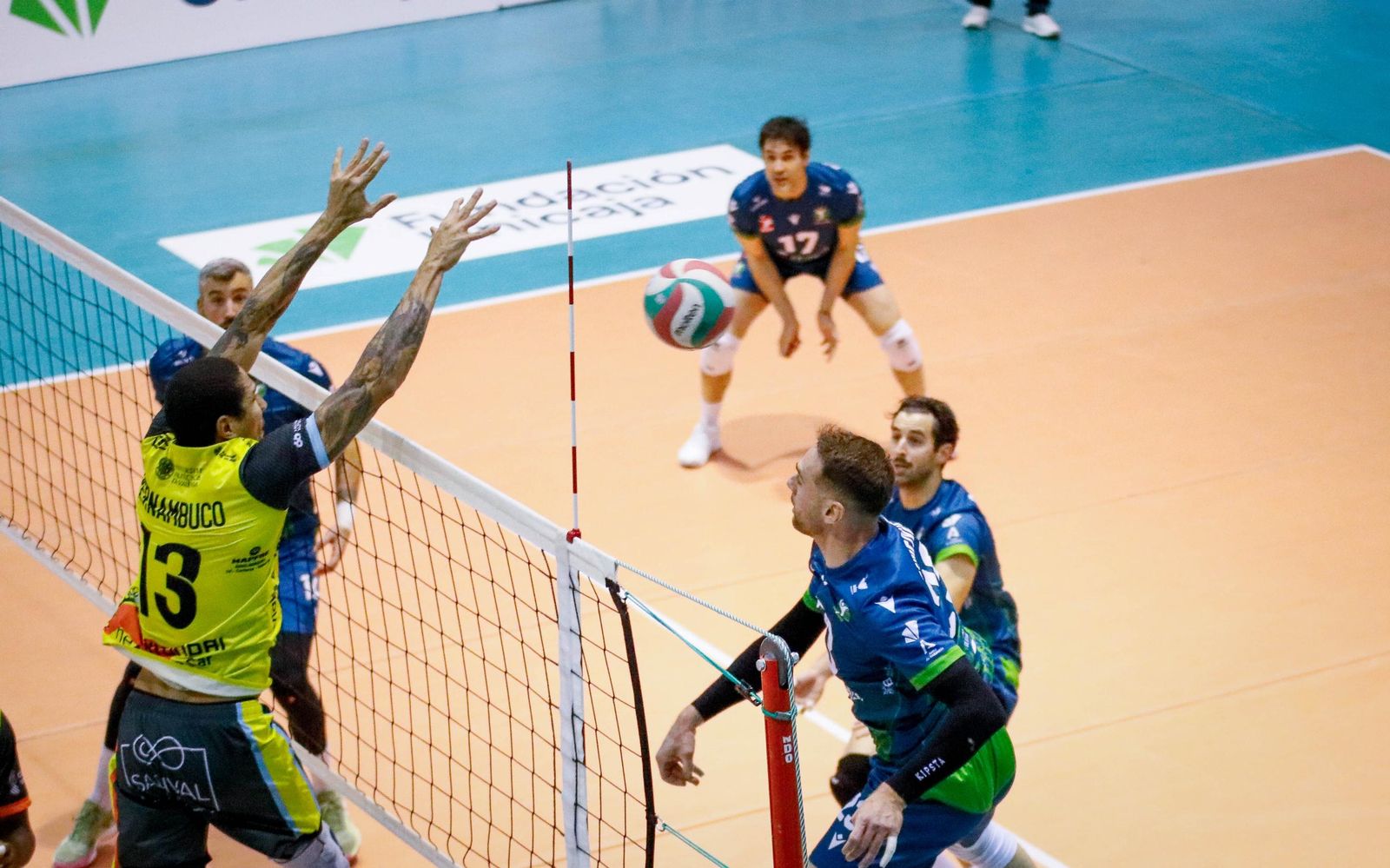 Las imágenes del Unicaja Costa de Almería-Leleman Conqueridor, primer partido del play off por el título de Superliga en Almería