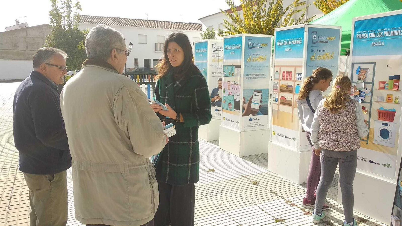 Campaña sobre reciclaje de residuos en la Sierra onubense.