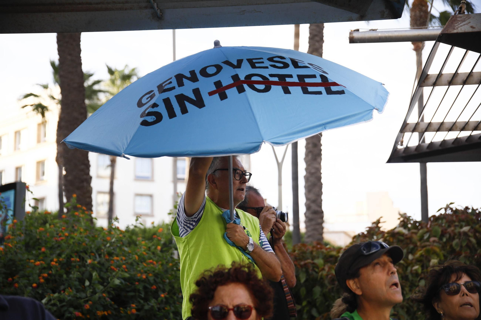 La manifestación "Genoveses sin hotel", en imágenes