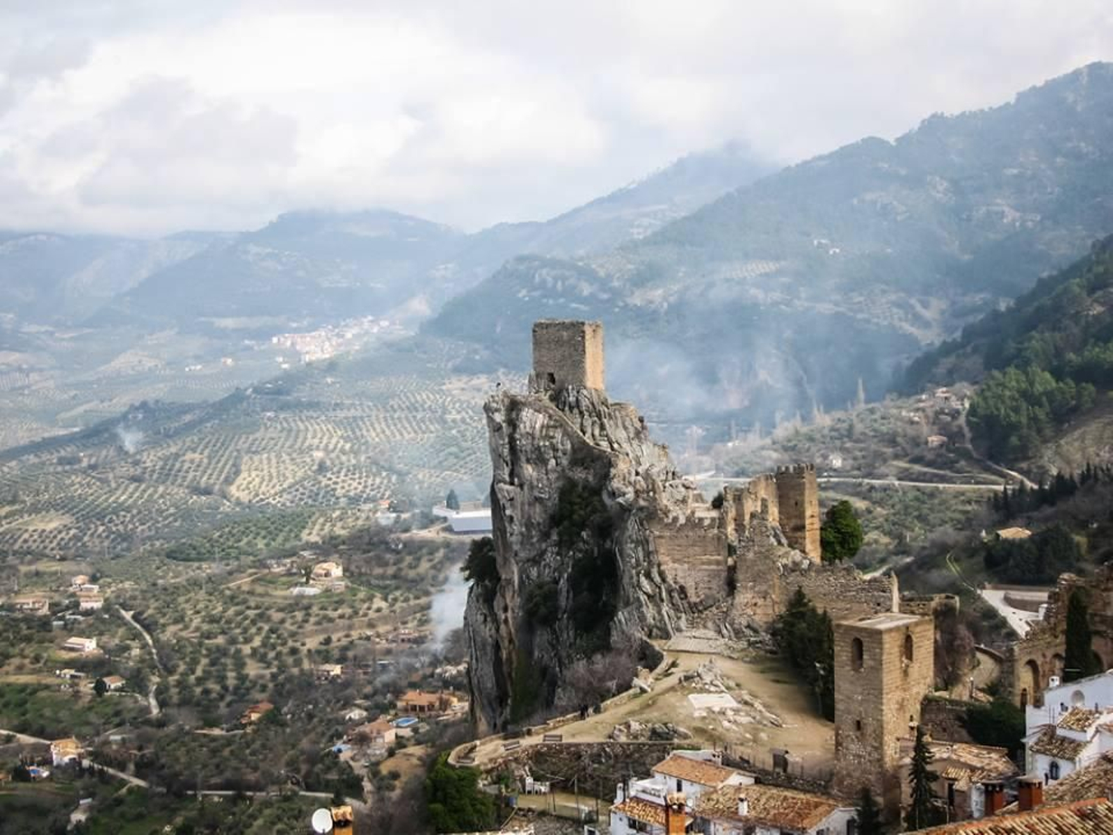El Castillo de La Iruela es su monumento más vistoso y característico.