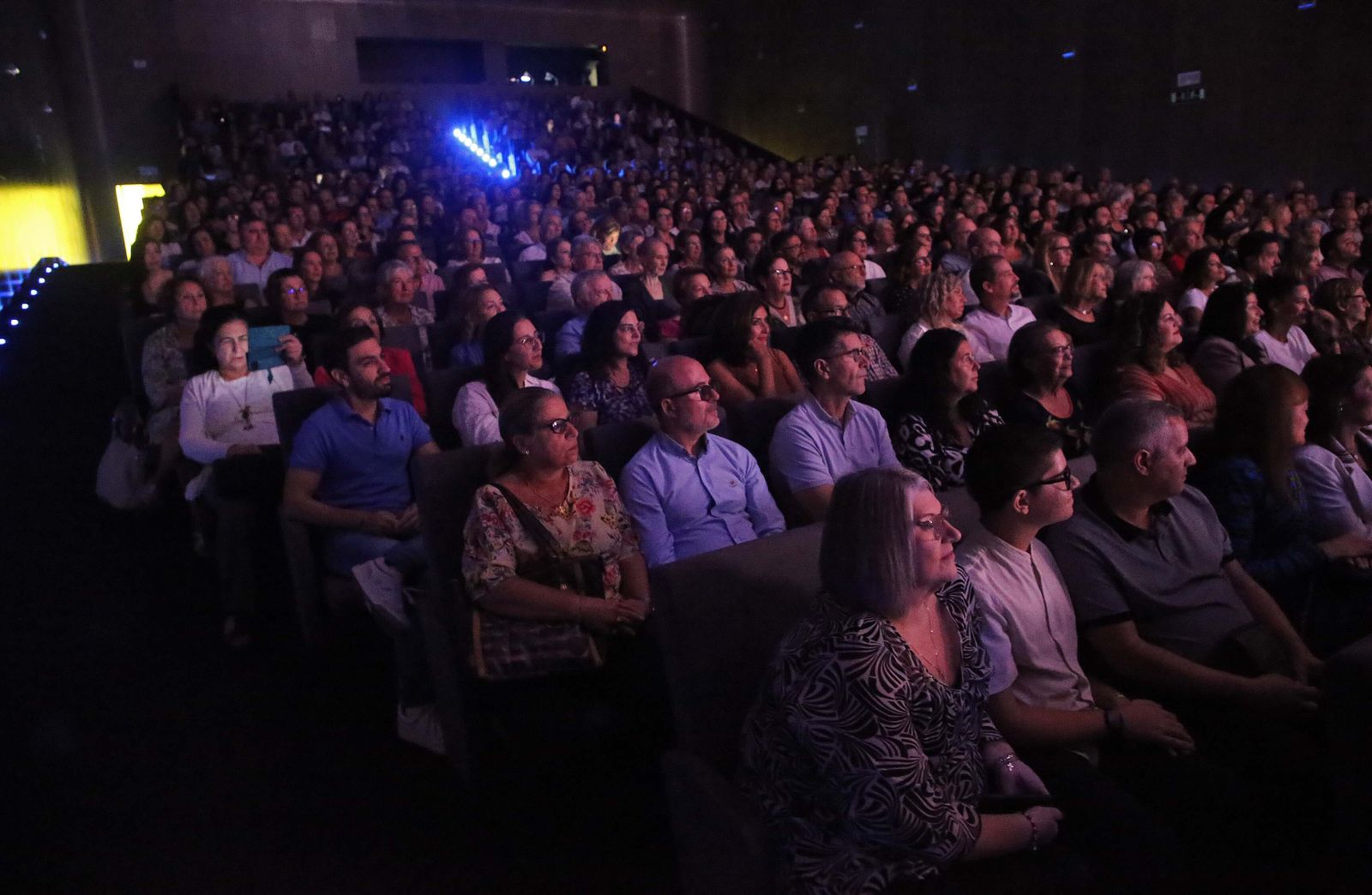 El concierto de Diego Valdivia en el teatro Florida, en imágenes