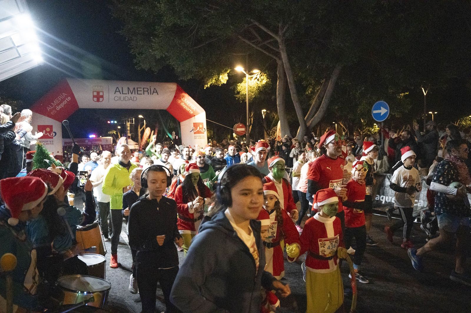 Almería corre y celebra su memoria olímpica en una San Silvestre de récord
