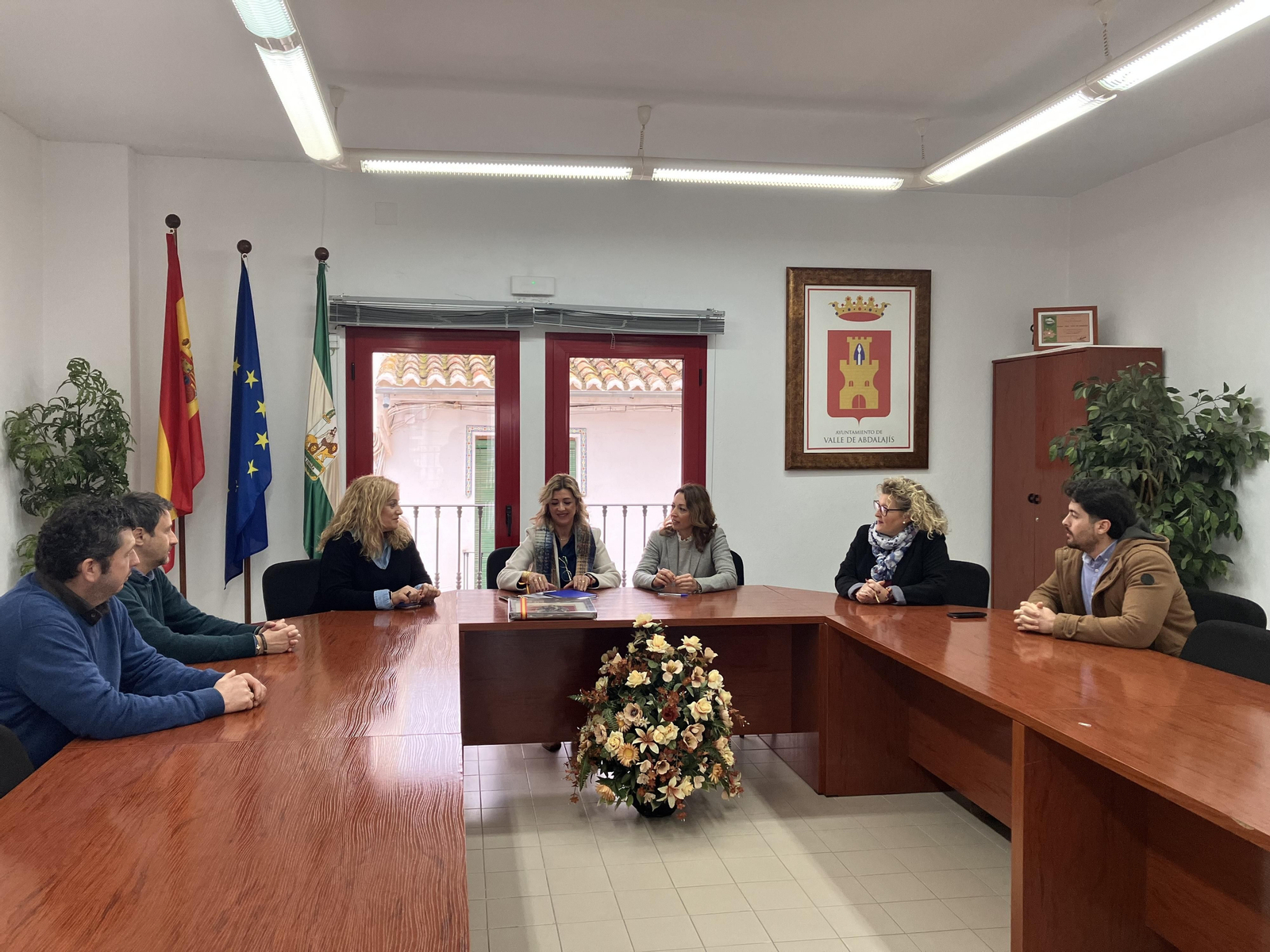 Patricia Navarro, en su visita institucional al Ayuntamiento de Valle de Abdalajís.