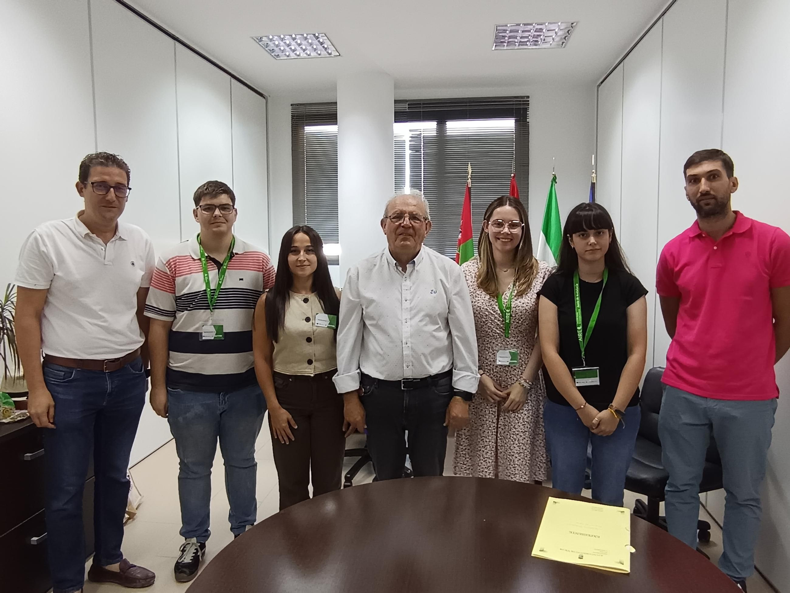 Parte del nuevo equipo de administrativos del Ayuntamiento.