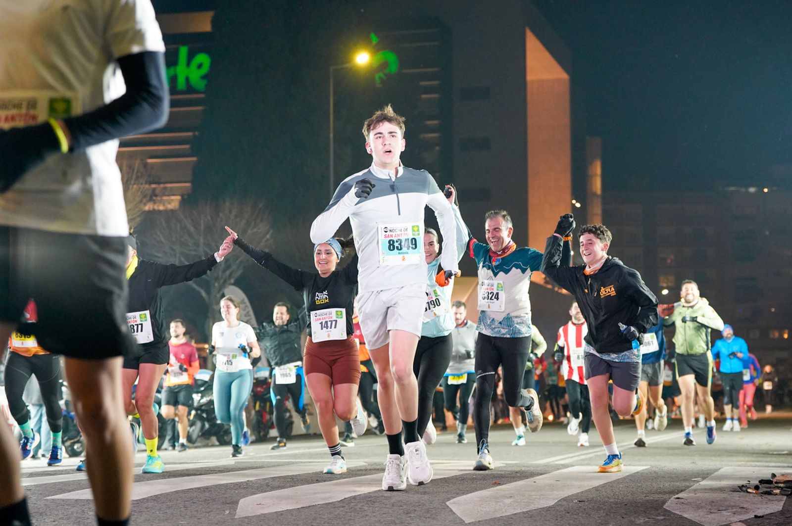 En imágenes: búscate en tu llegada a meta de la Carrera de San Antón 2026 (16)