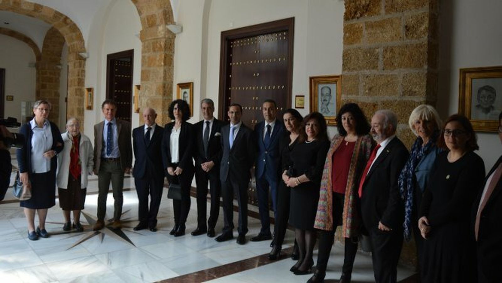 Consuelo Csanady, Pilar de Alba, Alejandro Castro, Antonio Gómez, Lorena Mejías, Javier Martínez, Víctor Mora,  Manuel Doblado, Carmen Bustamante, Carmen de la Jara, Almudena Grande, Antonio Martín, Teófila Martínez y María José Romero.