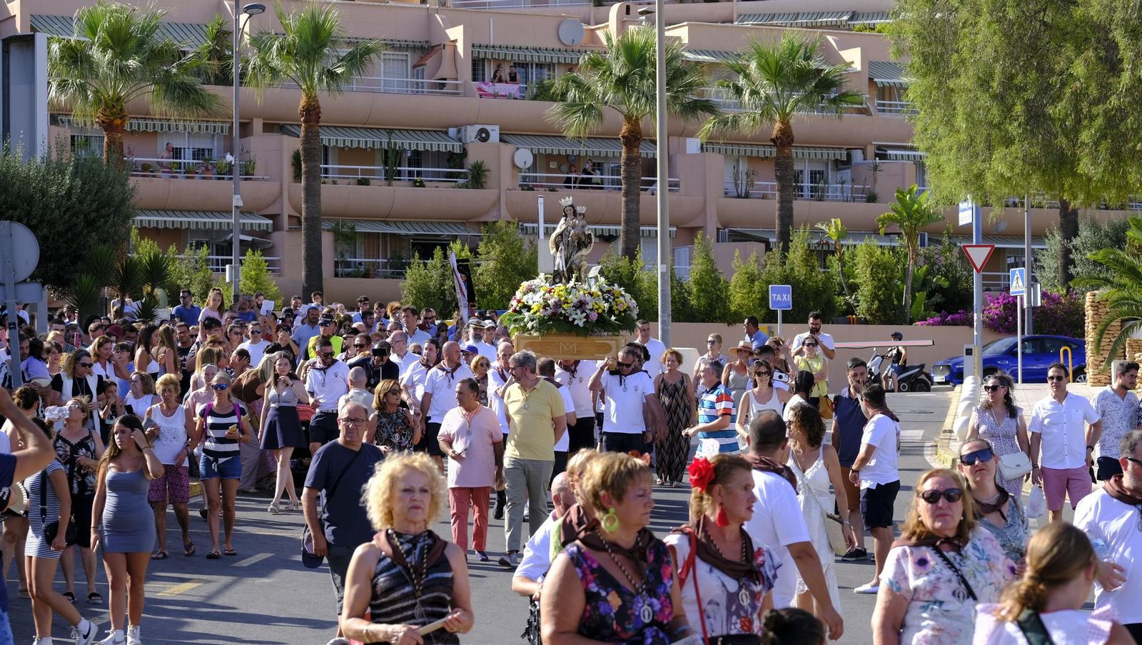 Procesión marinera  de la Virgen del Carmen en Aguadulce