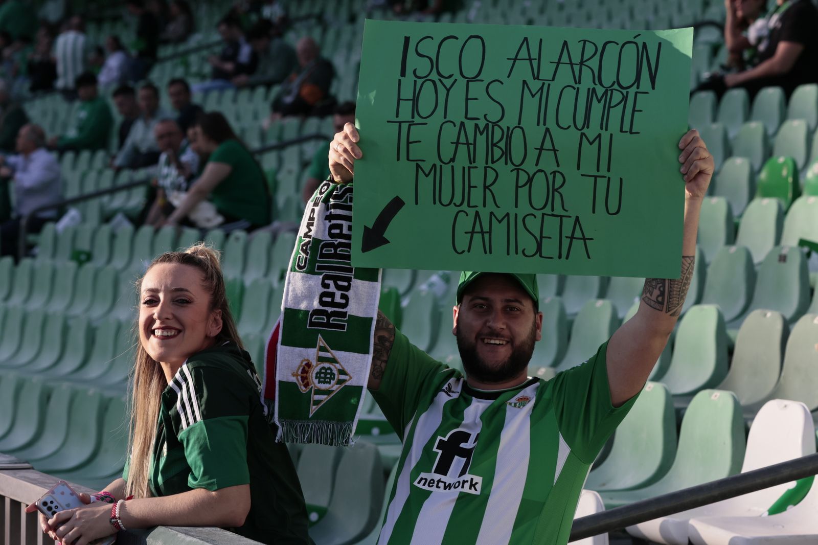 Buscáte en las gradas del Villamarín