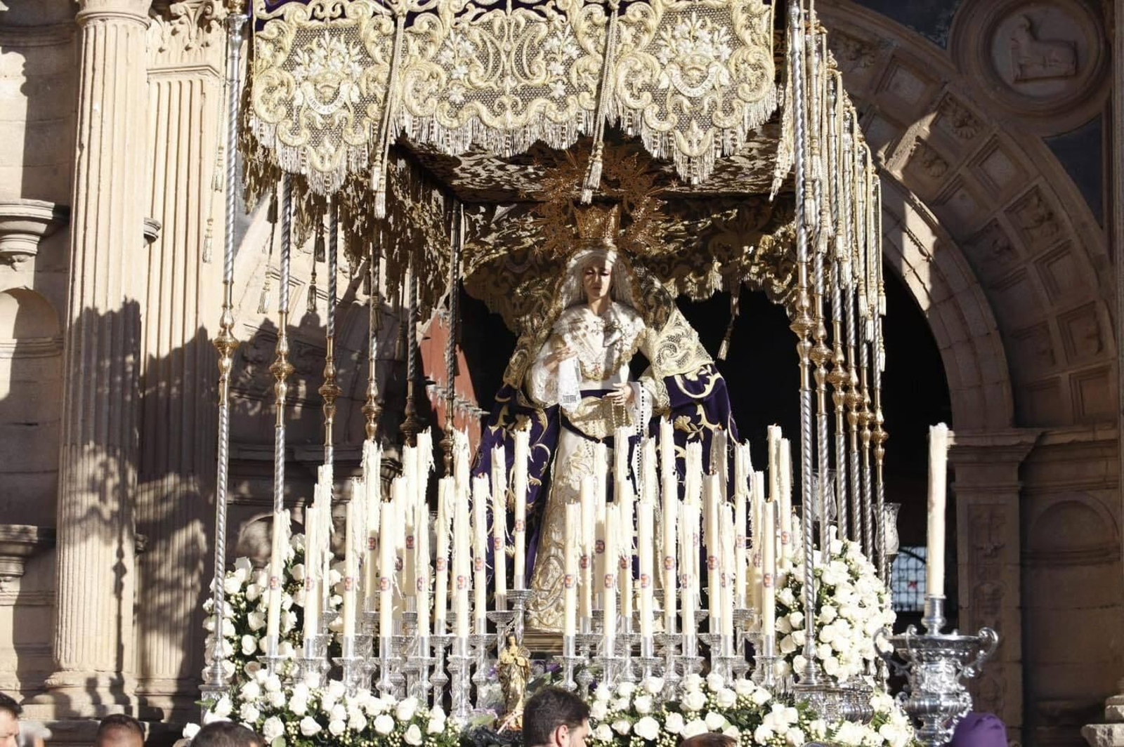 Viernes Santo en Hinojosa del Duque: la procesión de Nuestro Padre Jesús con la Cruz a cuestas en imágenes Viernes Santo en Hinojosa del Duque: la procesión de Nuestro Padre Jesús con la Cruz a cuestas en imágenes