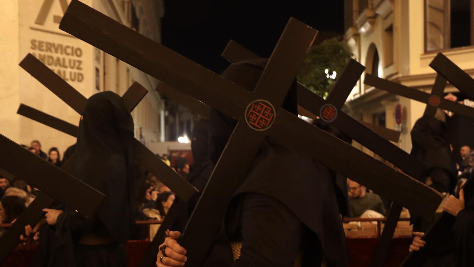 La Madrugá por la Carrera Oficial en la Semana Santa de Sevilla 2025