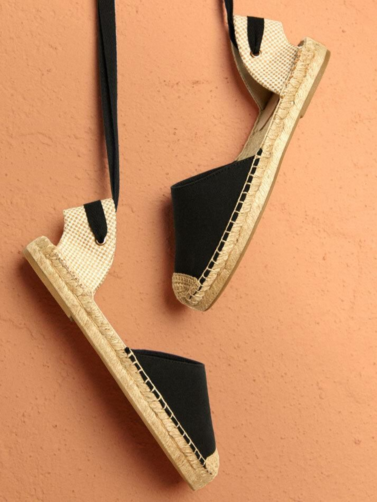 Cuñas de esparto planas de Lefties.