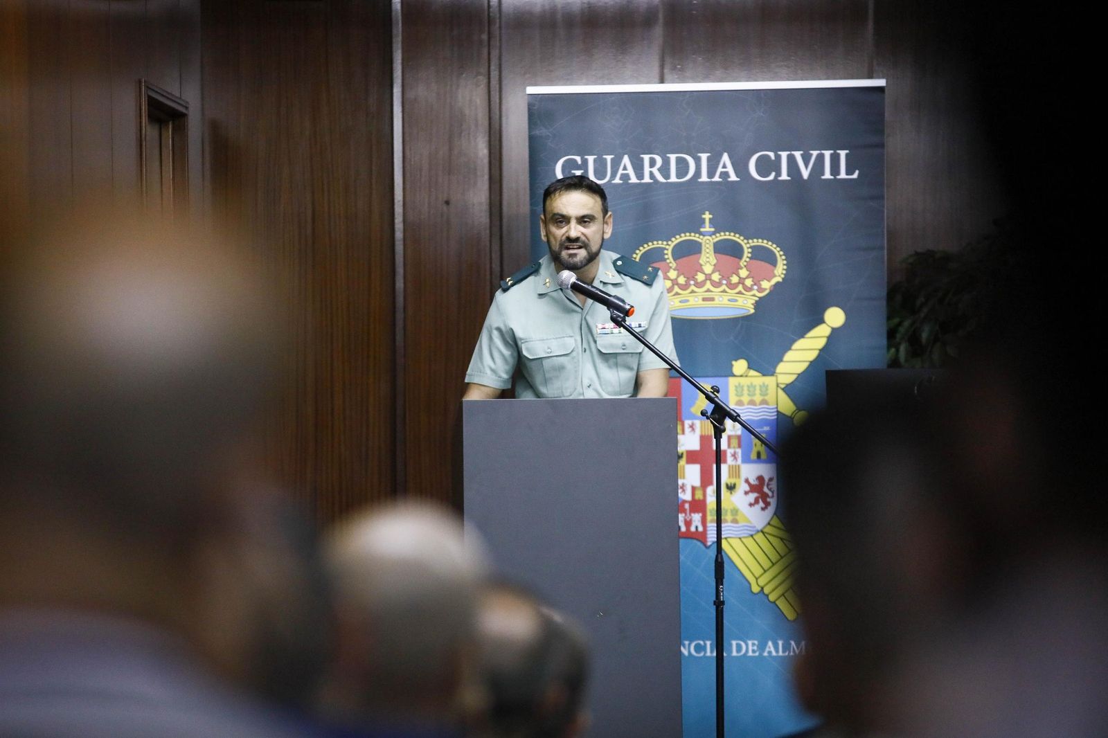 Las imágenes de la charla de Jesús Narciso Núñez Calvo sobre 'La creación de la Guardia Civil como nuevo modelo de seguridad pública' en Almería