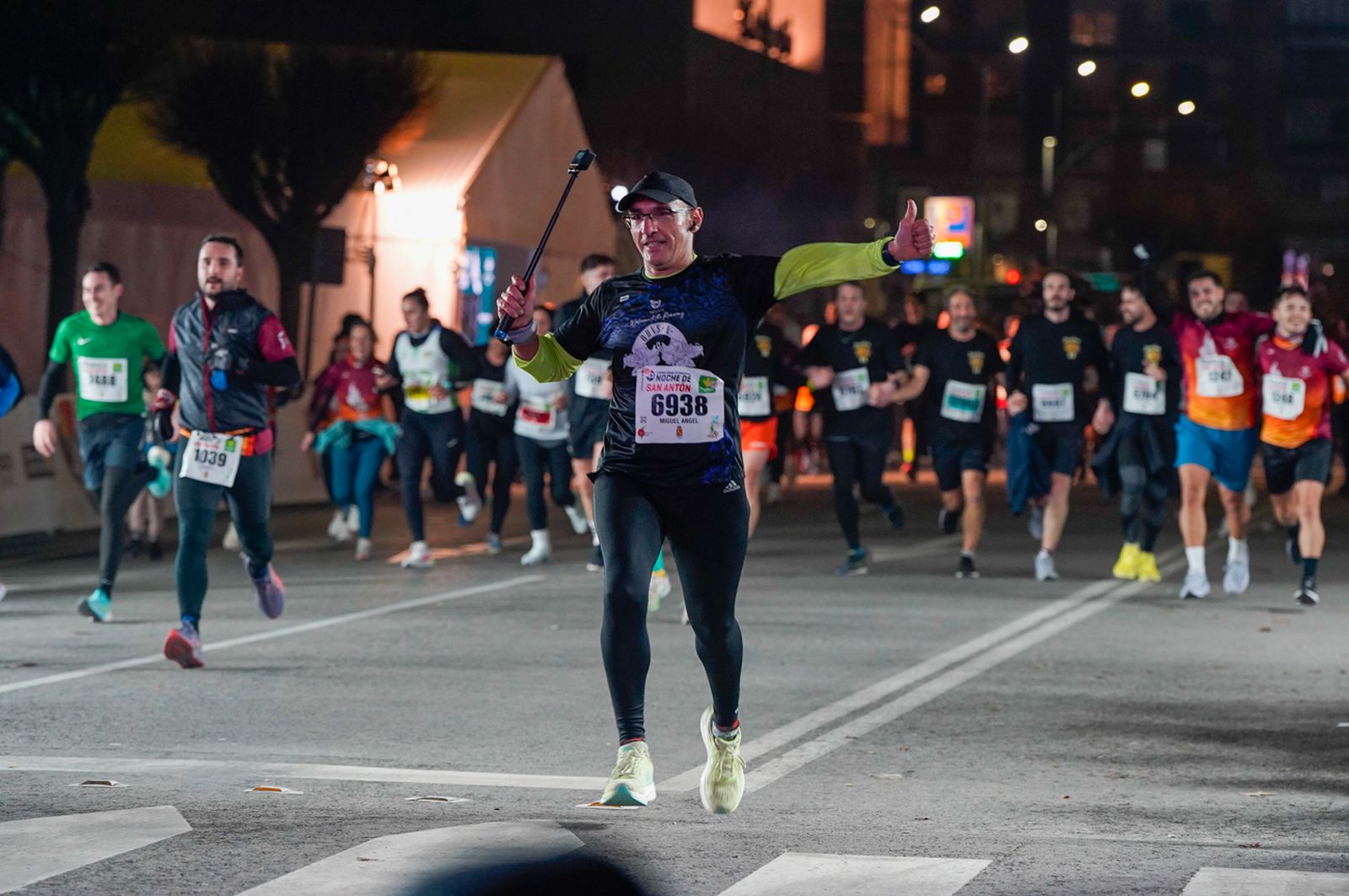 En imágenes: búscate en tu llegada a meta de la Carrera de San Antón 2026 (16)