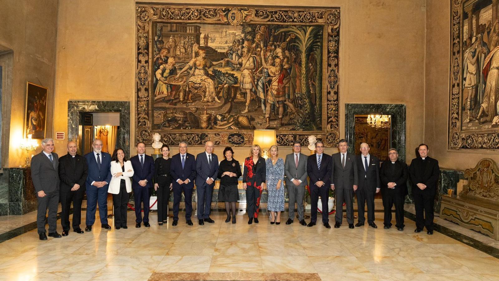 Acto de recepción de autoridades y personalidades