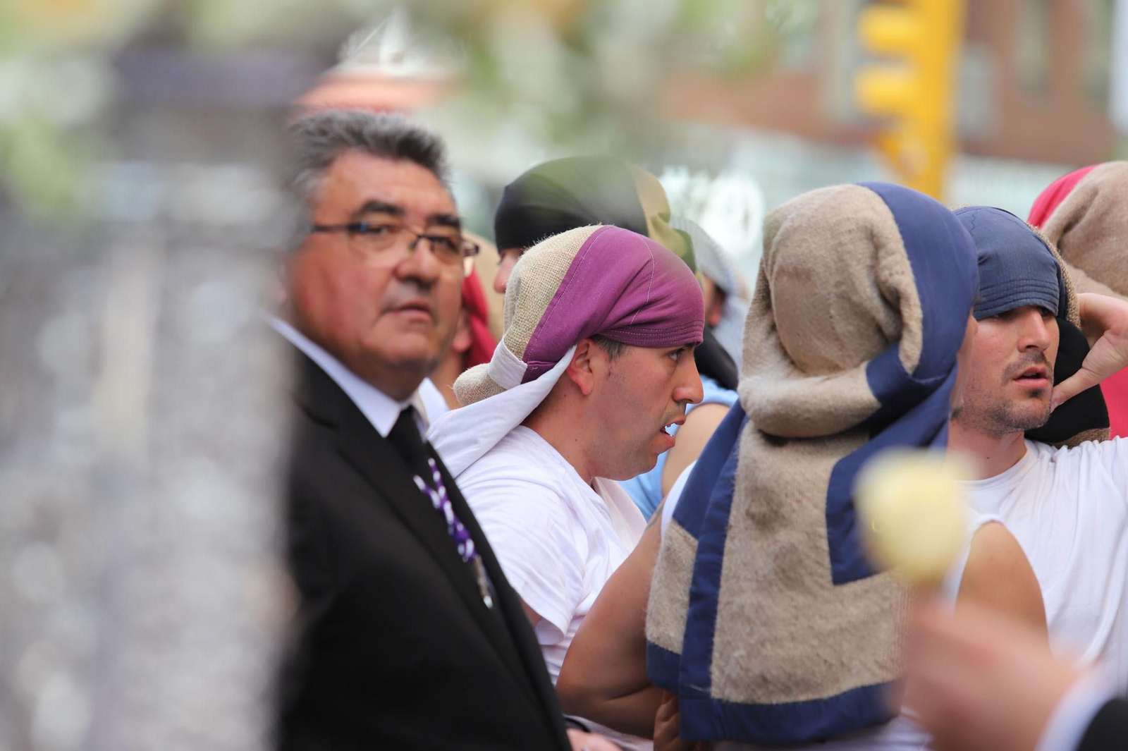 Imágenes del recorrido de la Hermandad del Cristo Cautivo de Huelva