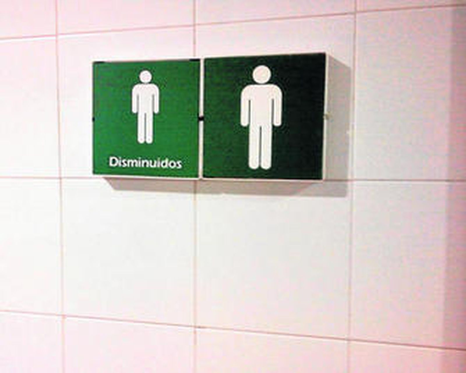 Carteles impropios del Siglo XXI