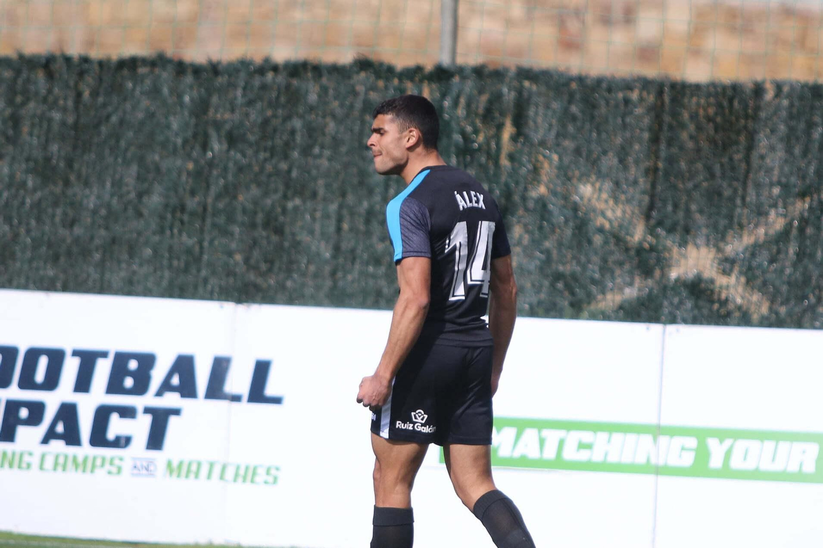 El algecireño Älex García celebra su gol, el primer con la camiseta de la Balona