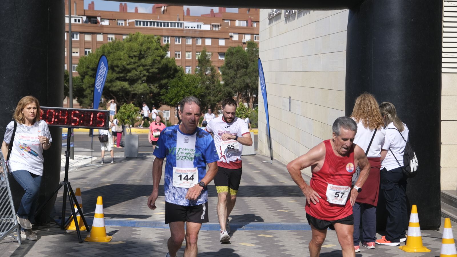 Imágenes de la II Carrera Sin Humo, en Almería