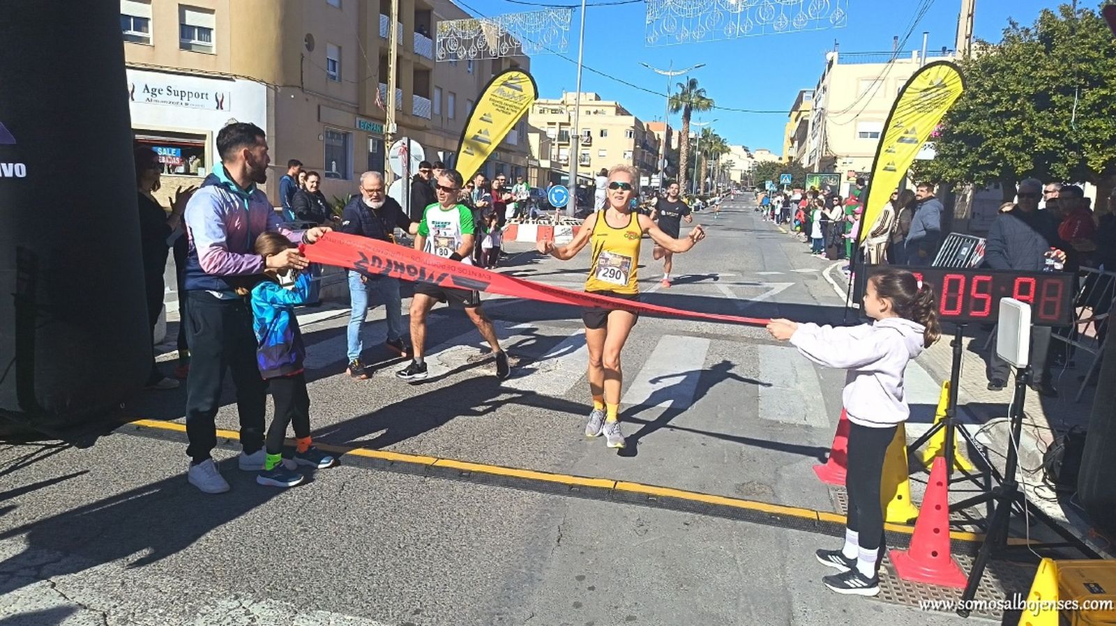 La San Silvestre albojense recoge 700 kilogramos de alimentos destinados a Cáritas