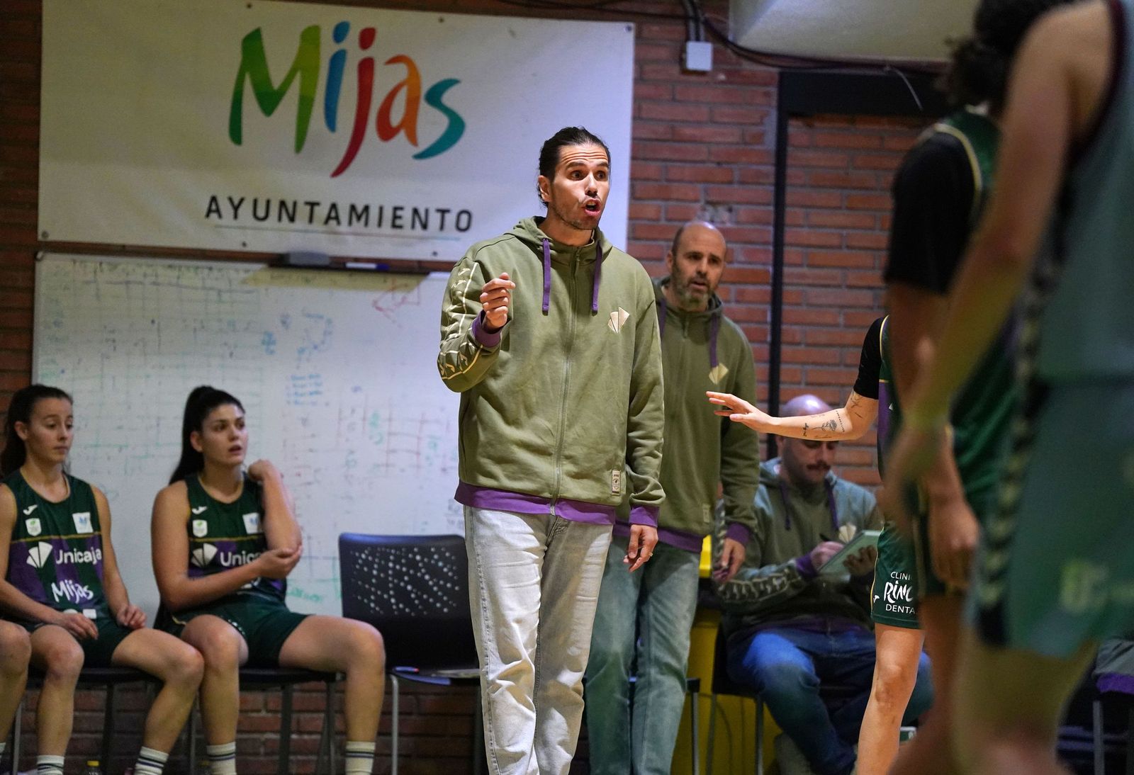 El Unicaja Mijas acusa el desgaste físico (67-73)
