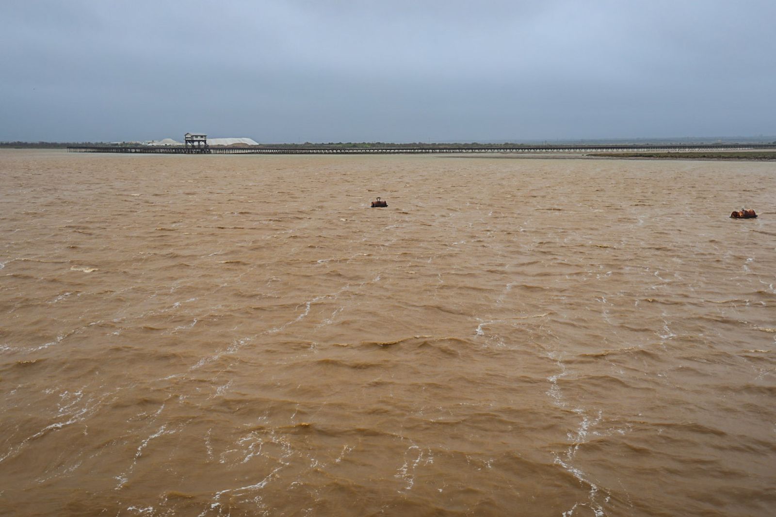 Fotografías de la subida del río Odiel a su paso por Huelva