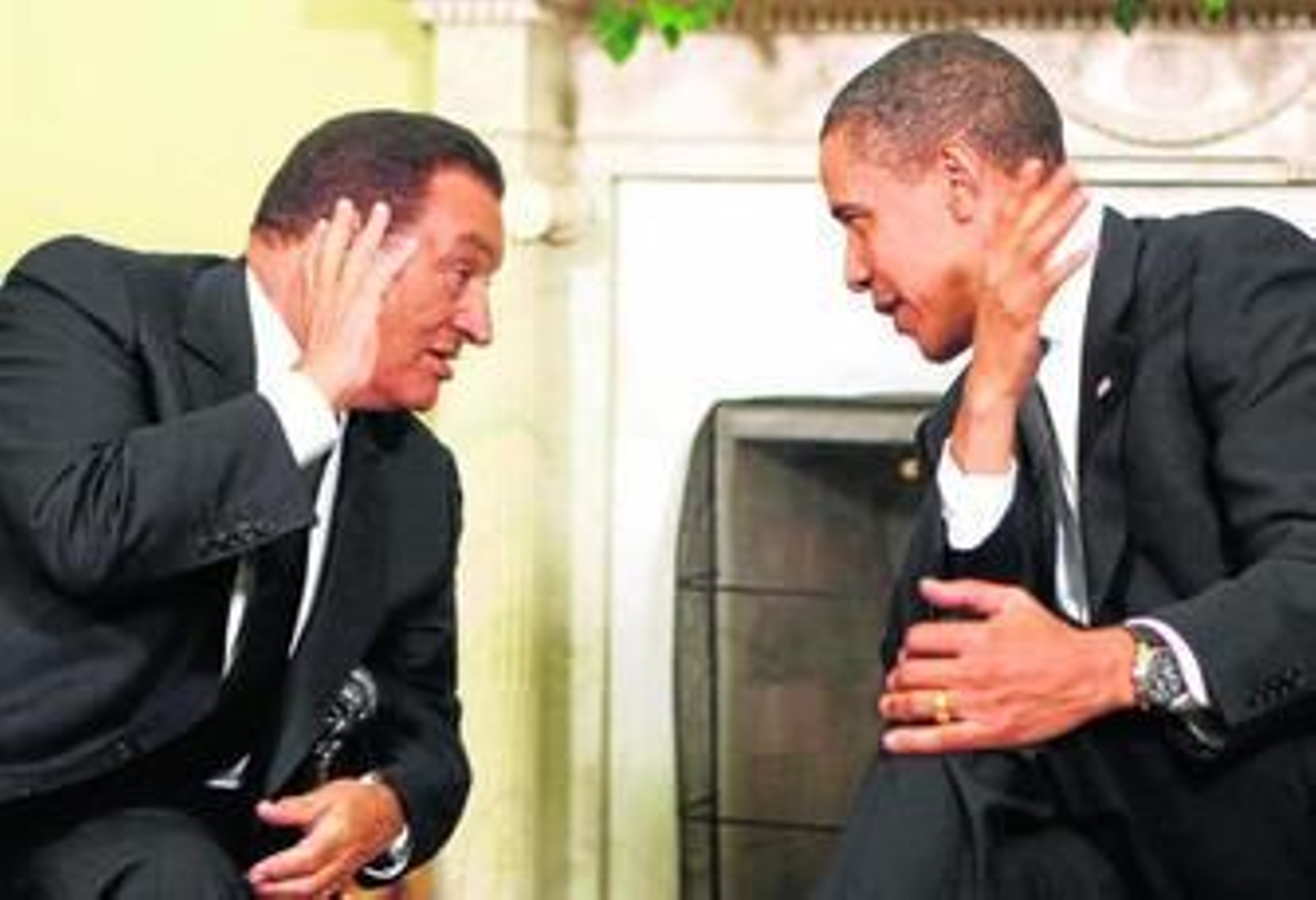 Mubarak y Obama conversan amigablemente durante la última visita del presidente egipcio a la Casa Blanca.