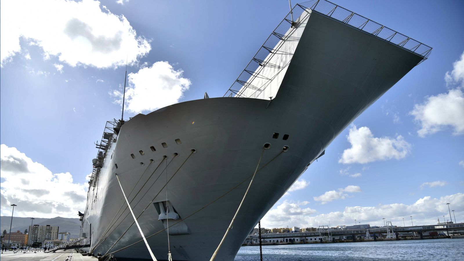Portaviones Juan Carlos I en Algeciras