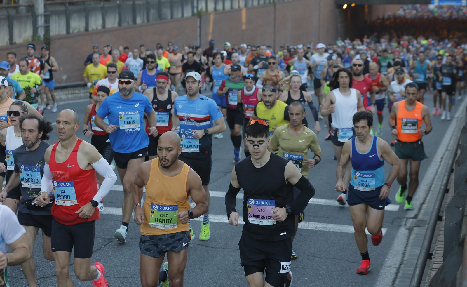 Búscate en el Zurich Maratón de Sevilla 2025