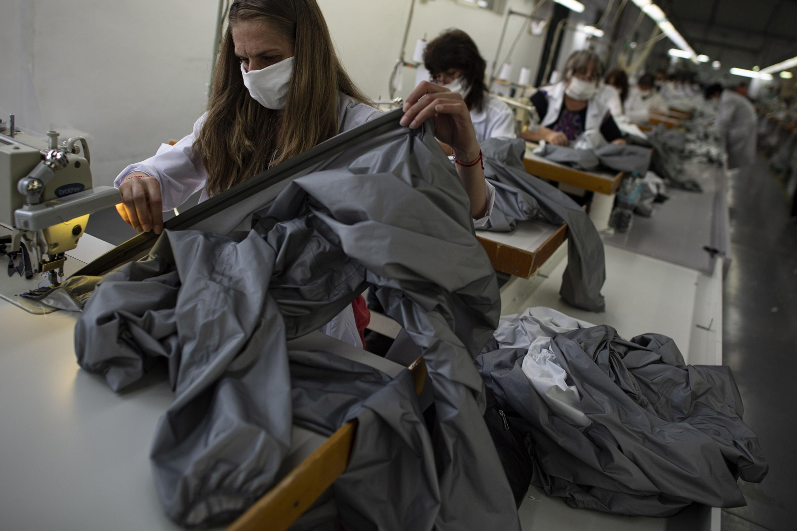 Los trabajadores en la fábrica de Apolo