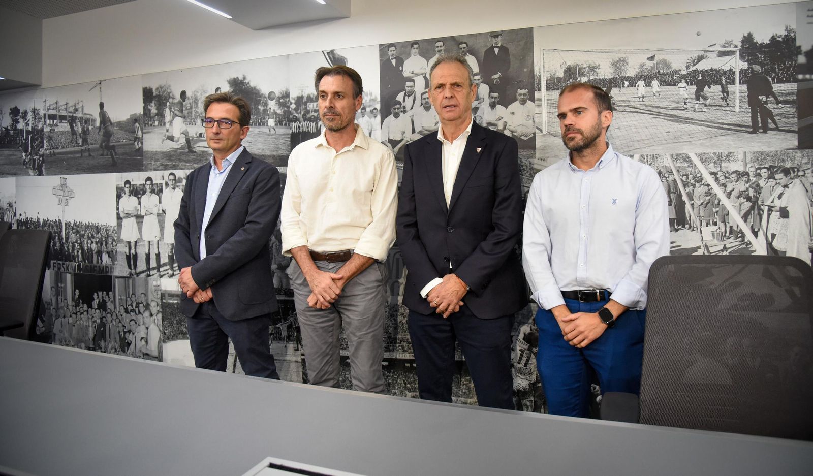 La exposición del 50º aniversario del cerramiento del estadio Ramón Sánchez-Pizjuán