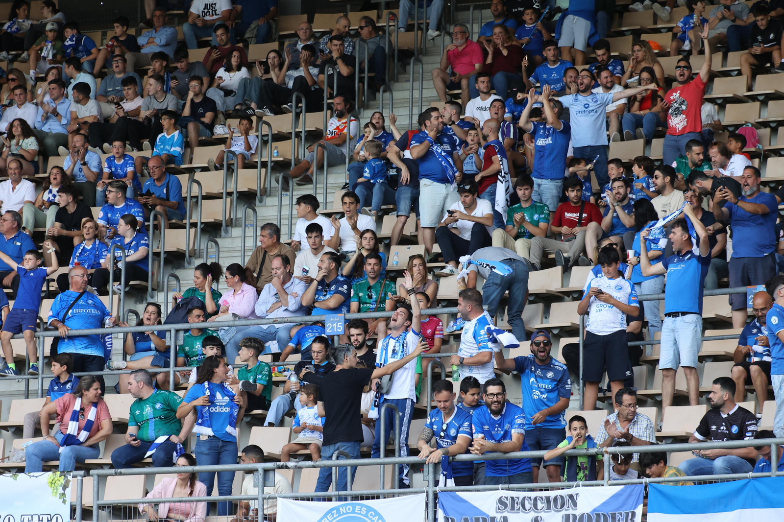 Búscate en el partido entre el Xerez DFC y Ceuta B en Chapín