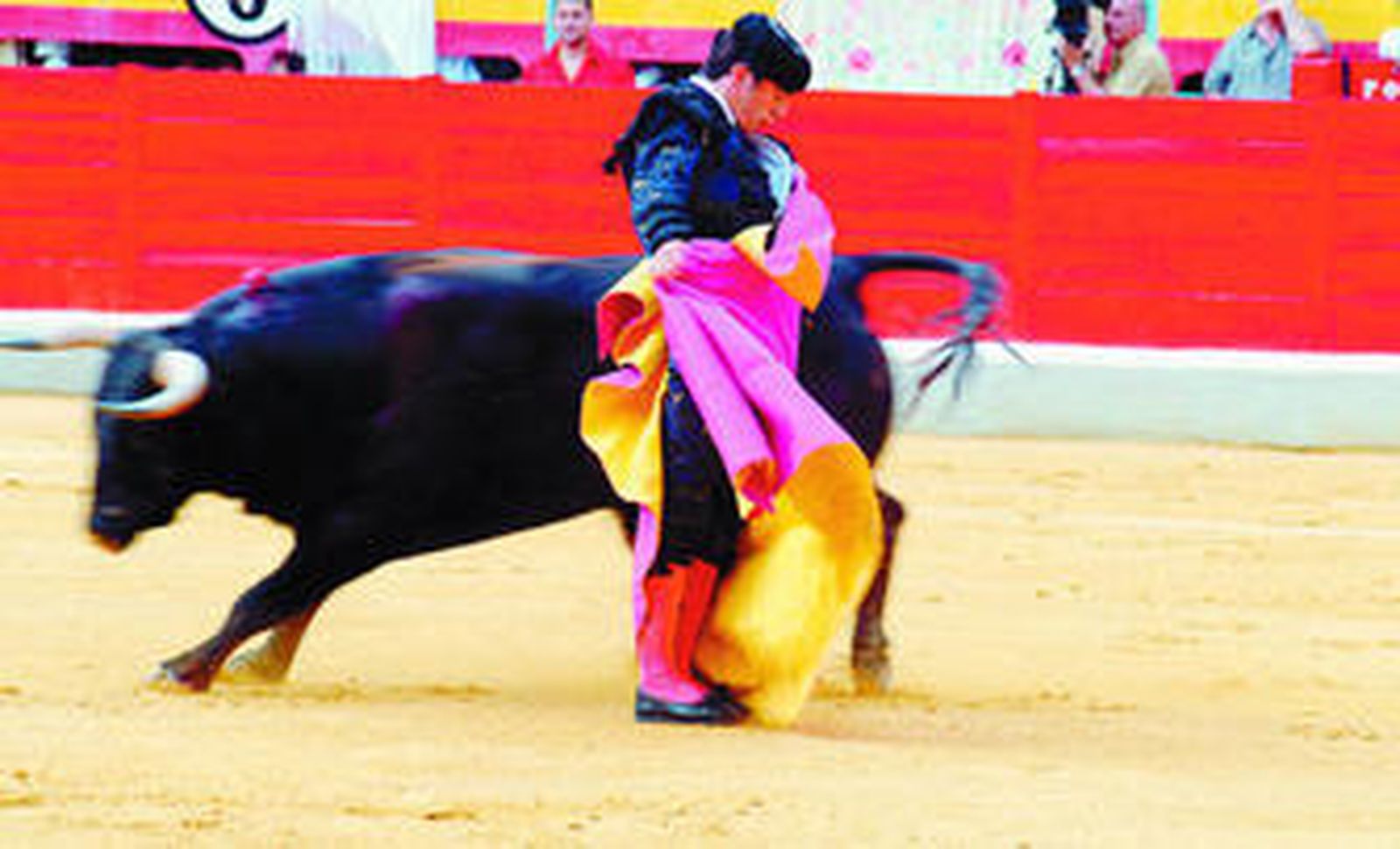 El Fandi, en un momento de la actuación.