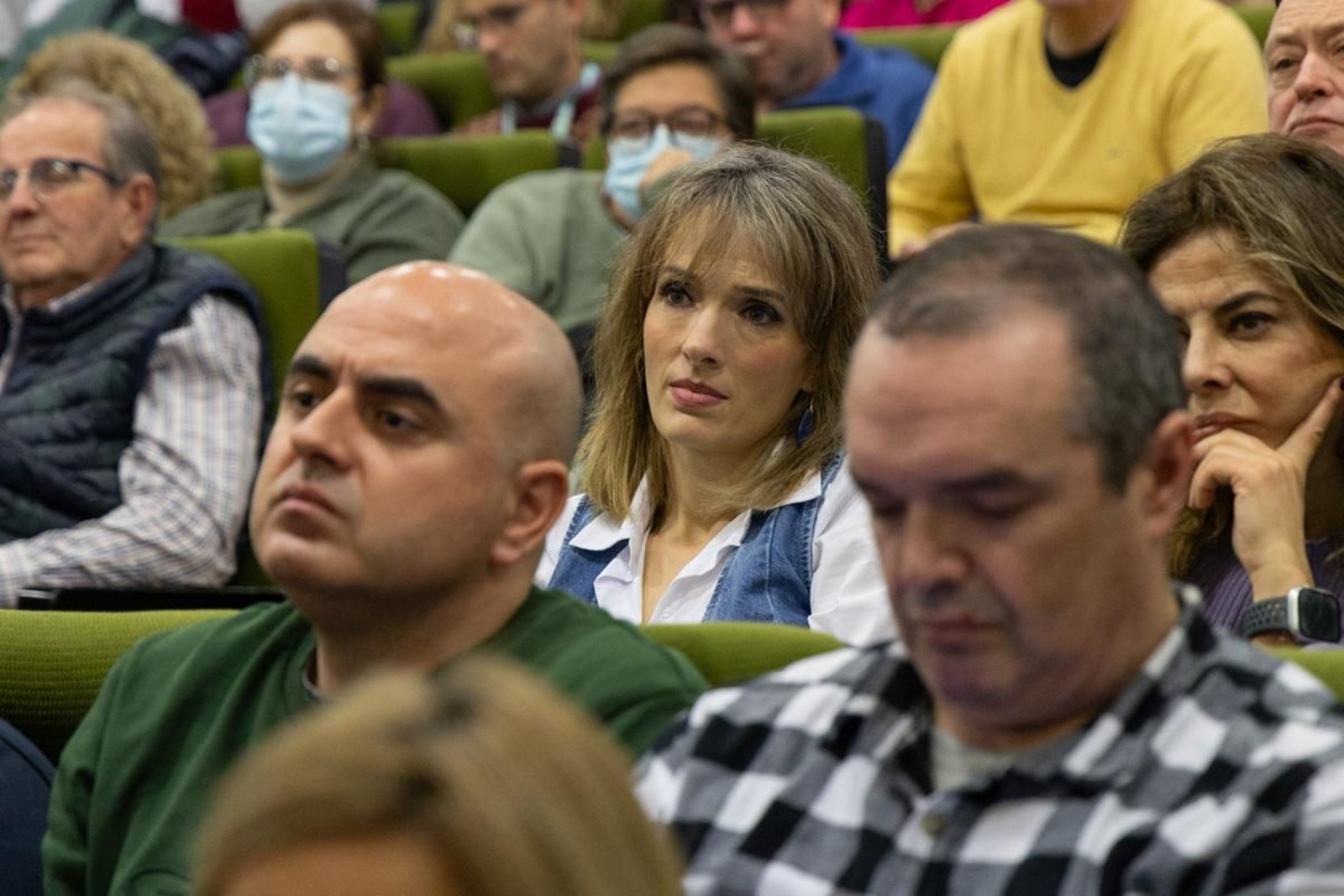 Encierro y asamblea convocado por CCOO, Satse, CSIF y UGT para denunciar el incumplimiento de los acuerdos en materia sanitaria por parte de la Junta de Andalucía