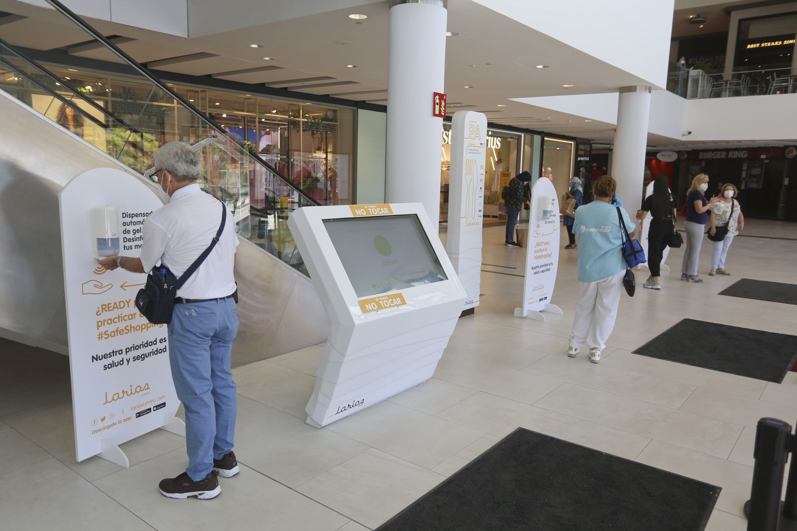 Las fotos de los centros comerciales de Málaga abiertos, en la fase 2 de la desescalada