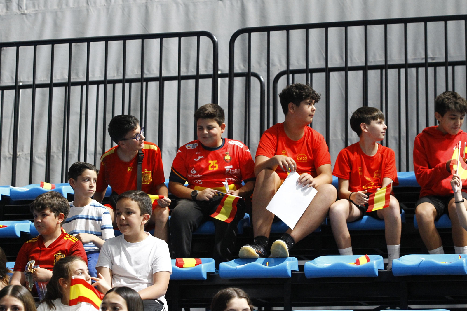 Imágenes del España-Dinamarca de la EHF Euro Cup de balonmano, en Almería