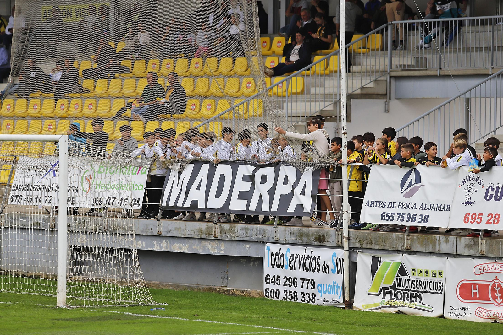Imágenes del encuentro entre el San Roque de Lepe y UCAM Murcia