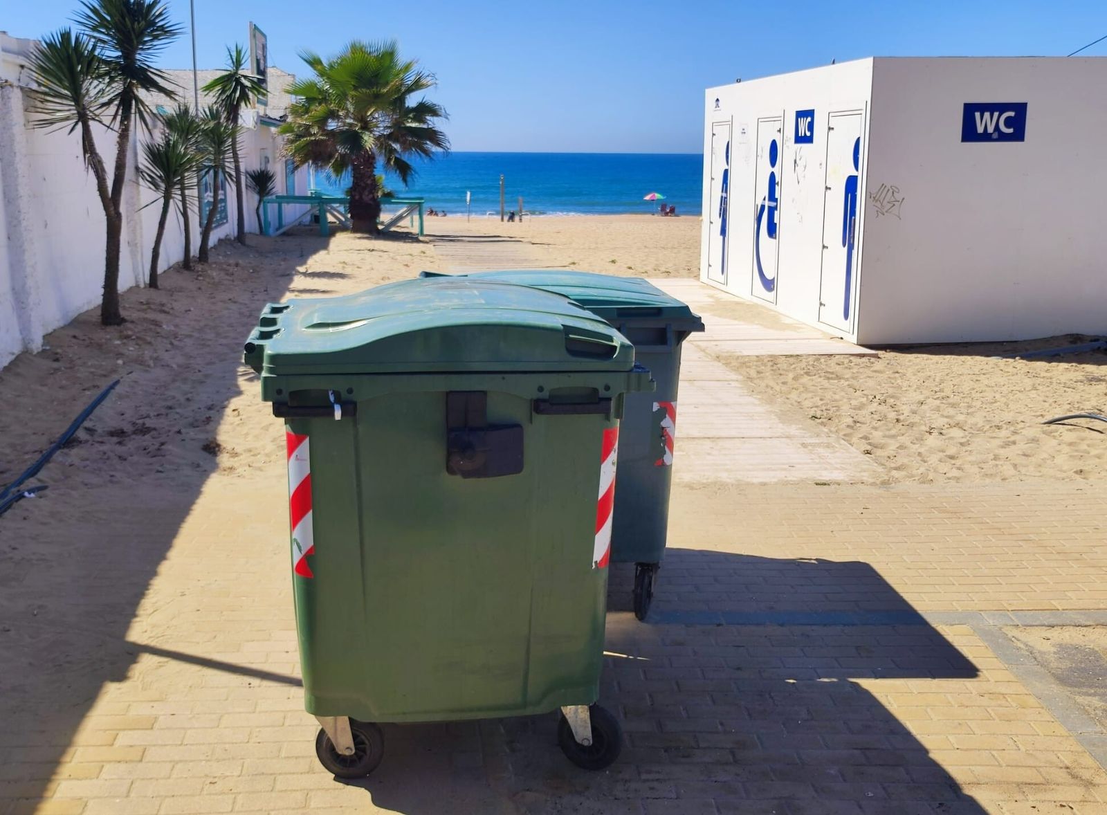 Contenedores de Giahsa en la Costa onubense.