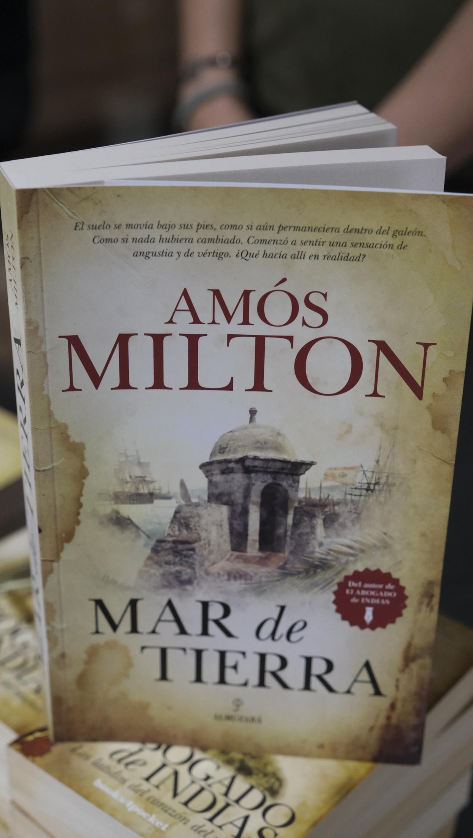 Imágenes de El Diario de los Libros, con Amós Milton