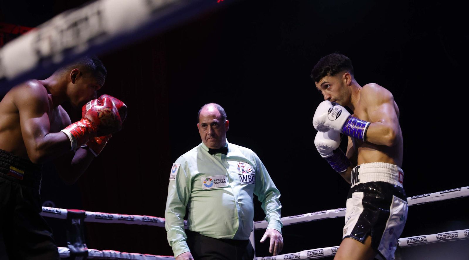 Las fotos de la VIII Fight Night de boxeo del Don Príncipe en San Roque