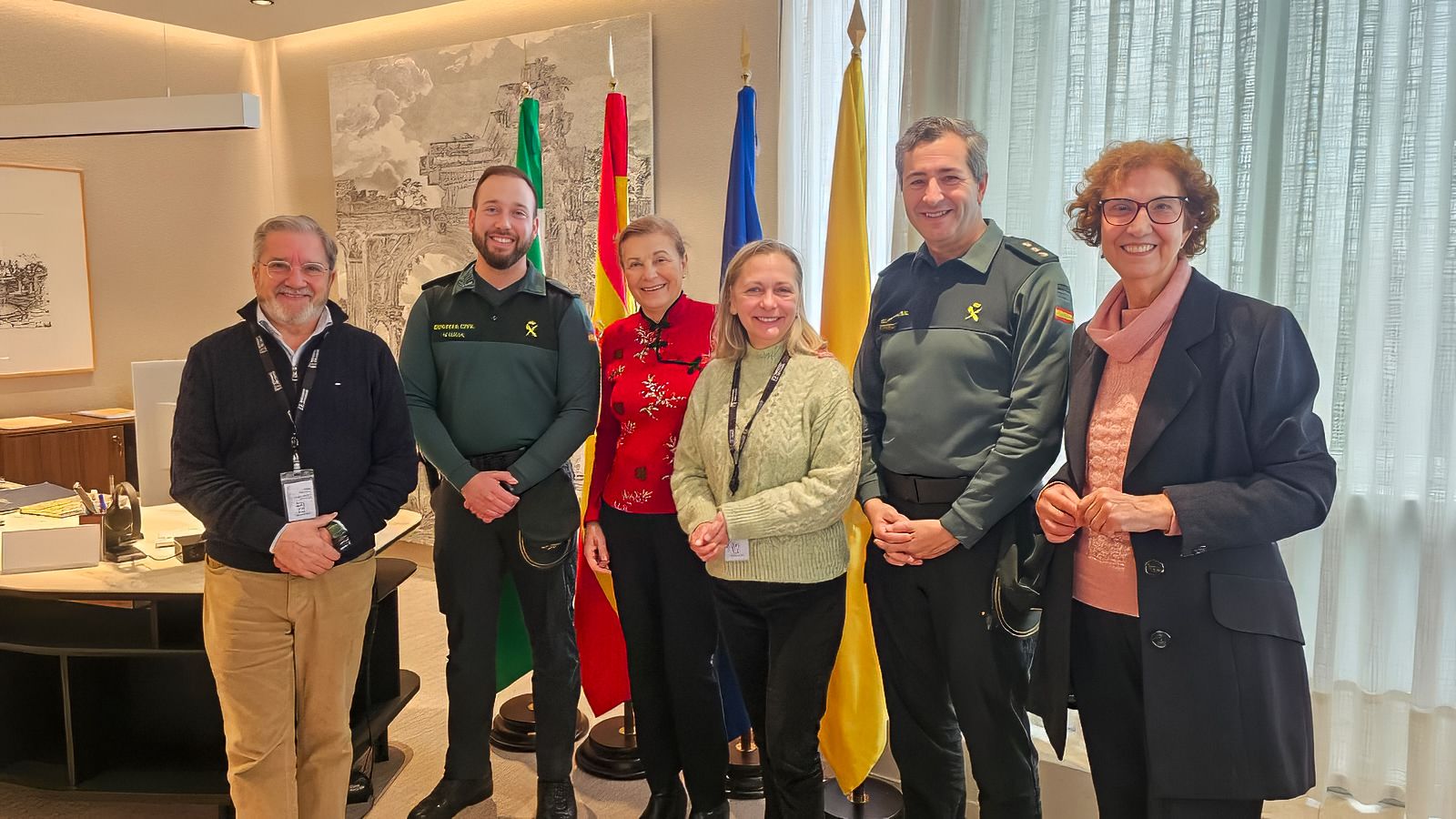 Los participantes en la reunión entre el Colegio de Médicos de Cádiz y la Guardia Civil.