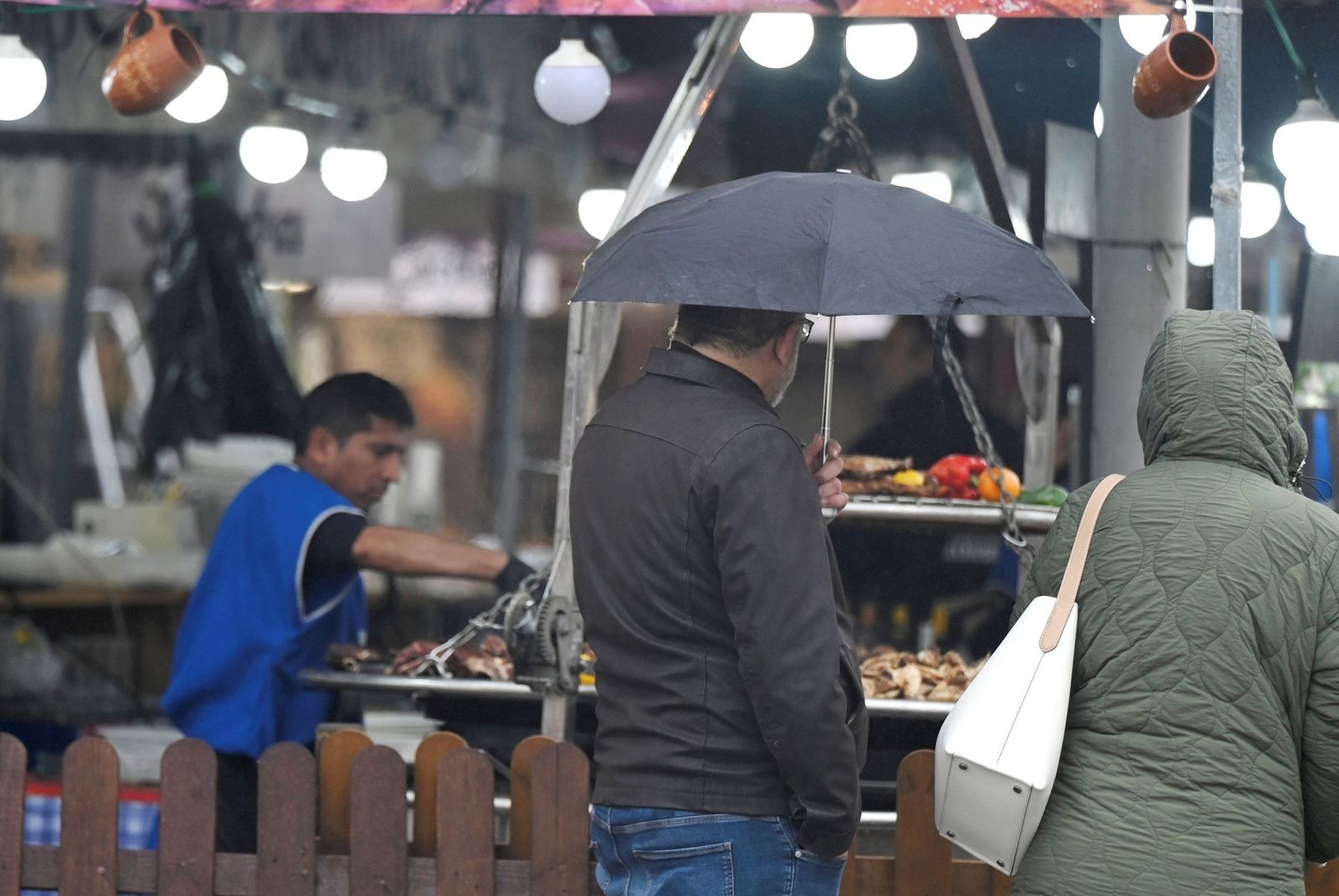 La lluvia desluce el último día del Mercado Andalusí