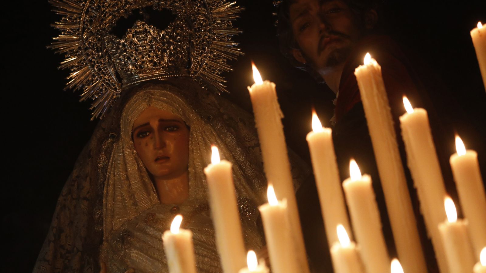 Fotos del Lunes Santo en La Línea: Cristo de la Esperanza y María Santísima de la Concepción (Silencio)