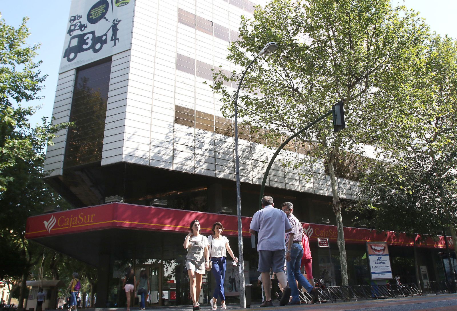 Oficina de Cajasur de Ronda de Tejares.