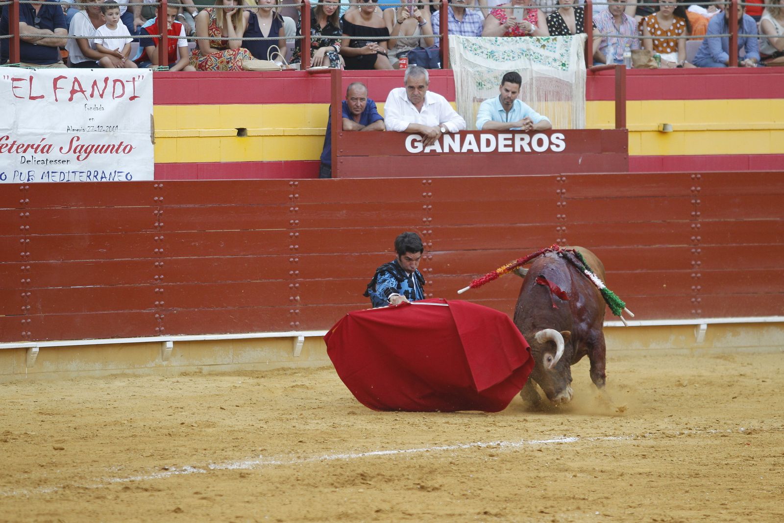 Fotogalería corrida de toros Roquetas de Mar. El Fandi, Castella, Cayetano.