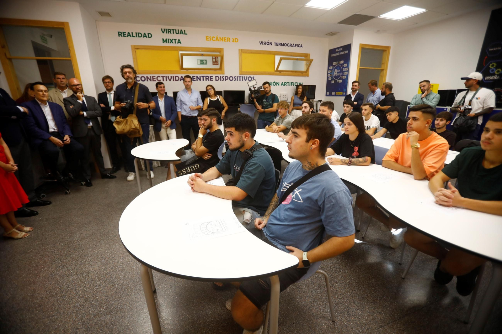La vuelta a clase en los institutos de Córdoba, en imágenes