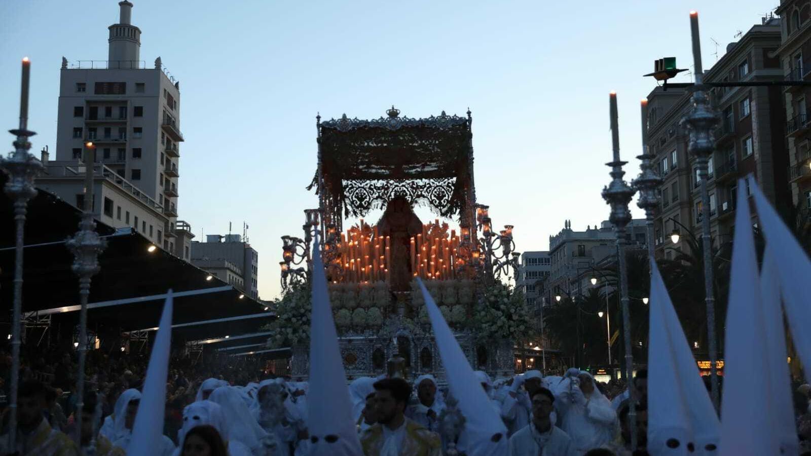 La Virgen del Rocío en la Plaza de la Marina La Virgen del Rocío en la Plaza de la Marina