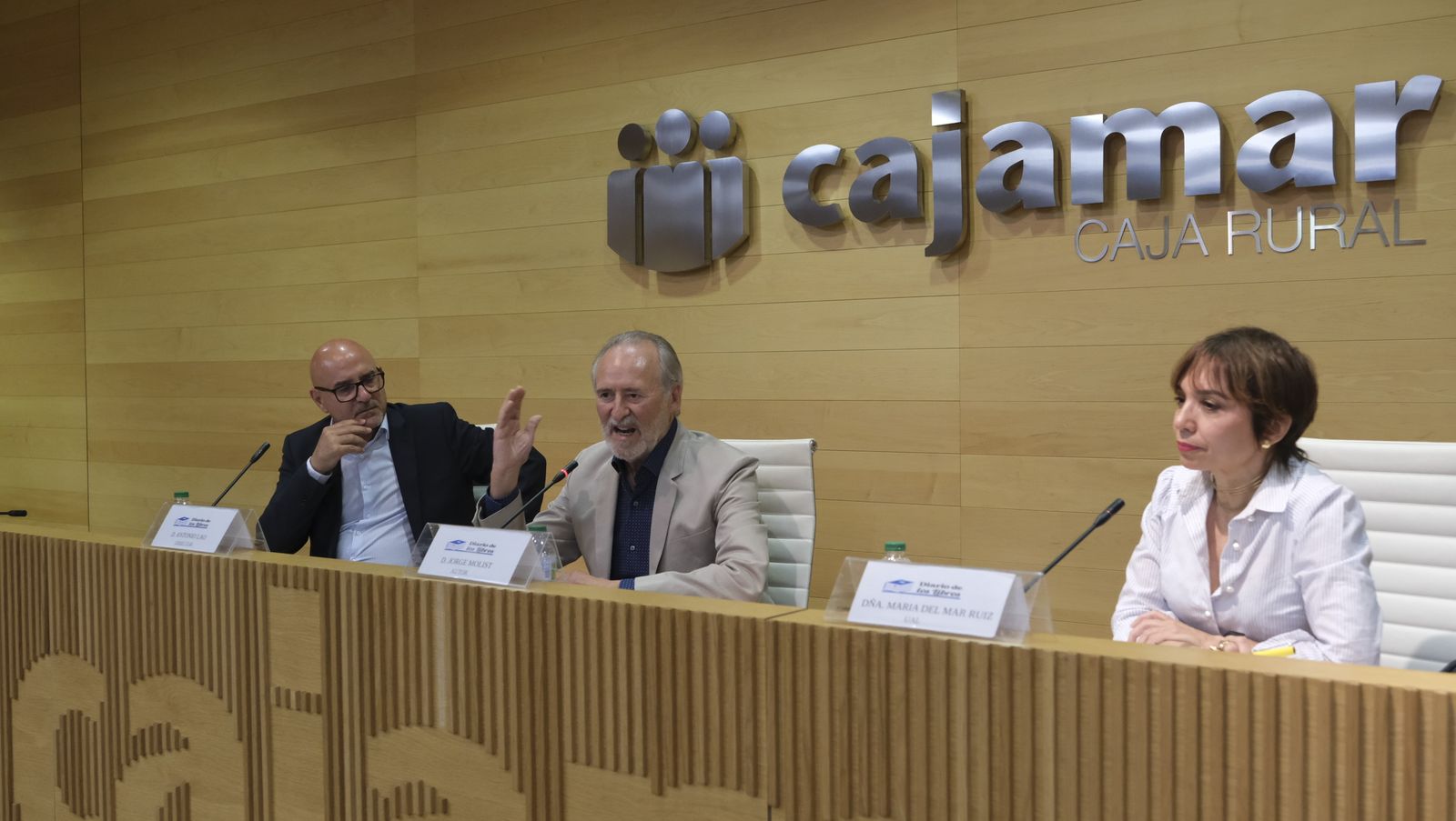 Fotogalería de Diario de los Libros, con el escritor Jorge Molist