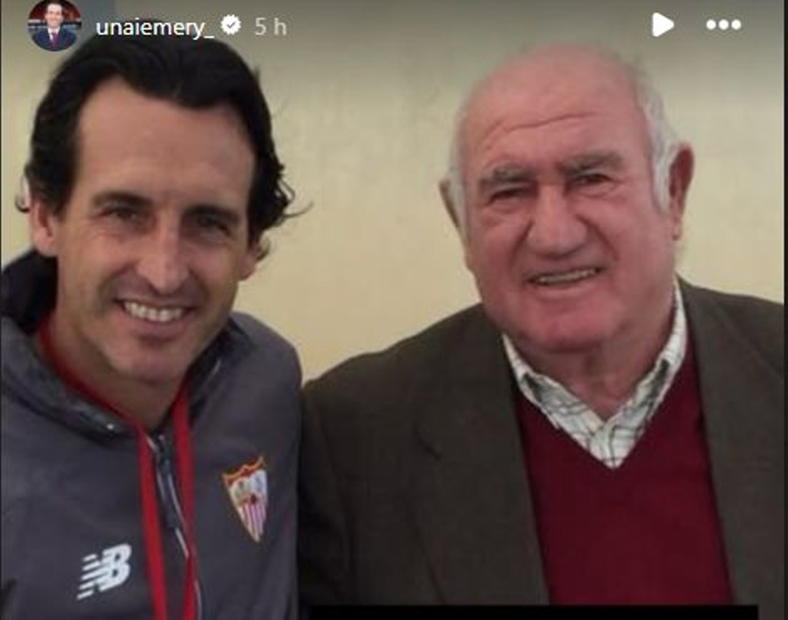 Unai Emery y Manolo Cardo posan durante la etapa del guipuzcoano como técnico sevillista.