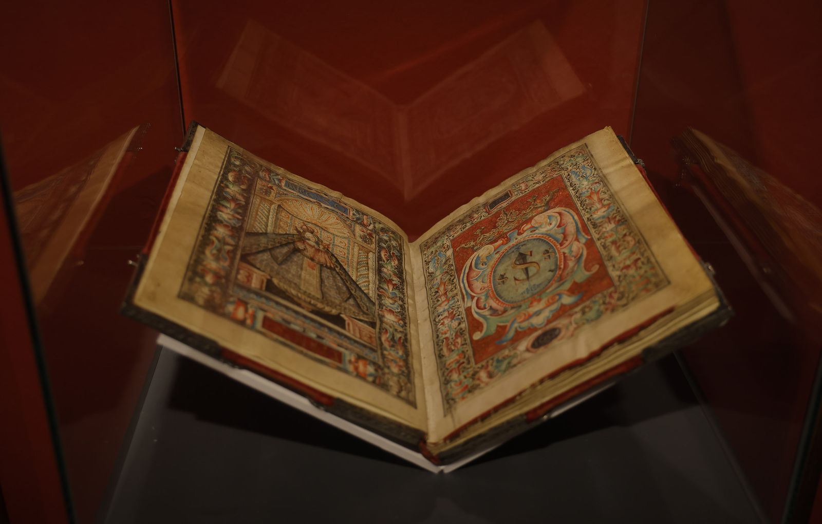 'Sanctus', la exposición del Santo Entierro de Sevilla, en imágenes