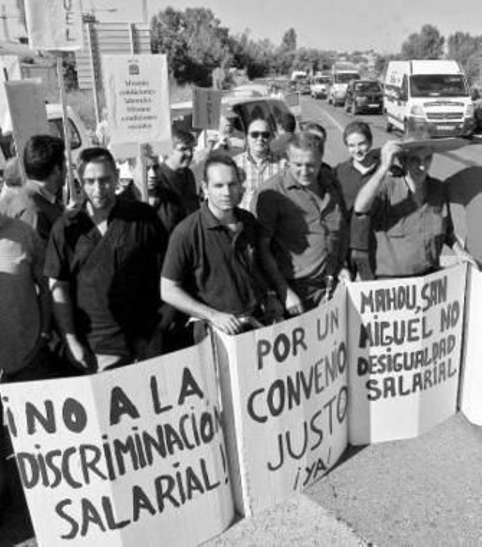 Los trabajadores de Mahou durante la huelga.